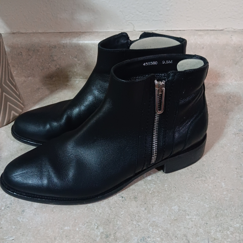 Aquatalia Nadie Black Leather Ankle Zip Boots US size 9.5 M Casual 💧 Proof